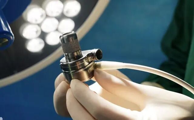 核心医疗的植入式人工心脏产品Corheart6。