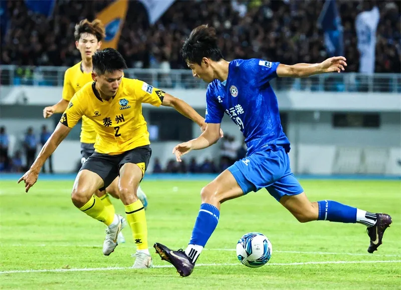 连云港队对阵泰州队。王健民摄影，图片来自江苏文联公众号