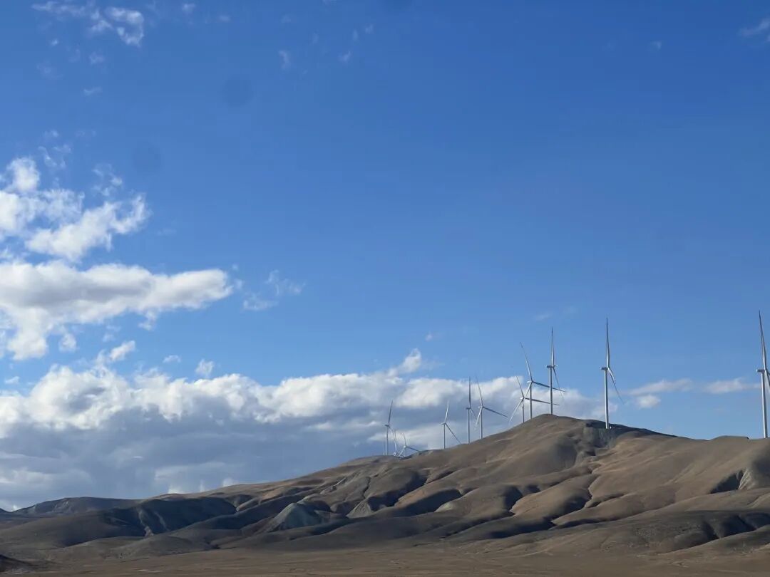 3. 风机群航拍1.jpg