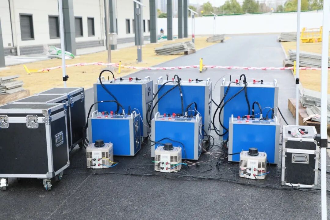 220千伏苏州蠡口变模拟带负荷试验展示.jpg
