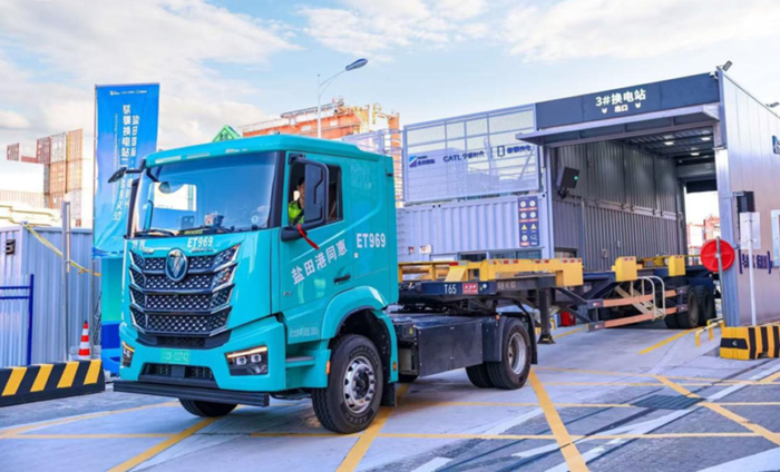 欧曼银河5M换电港口车2.png 欧曼银河5M换电港口车2.png