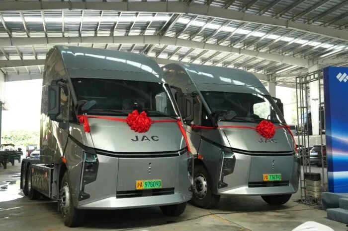 DeepWay深向重卡.jpg DeepWay深向重卡.jpg