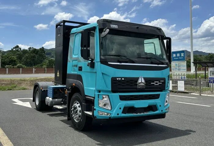 重汽豪沃换电式纯电动牵引汽车.jpg 重汽豪沃换电式纯电动牵引汽车.jpg