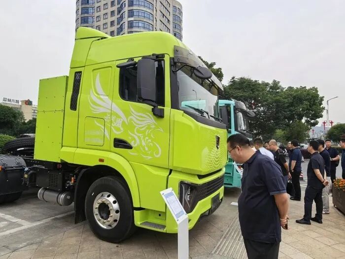 联合重卡亮剑马鞍山：用乘用车标准重新定义商用车3.jpg