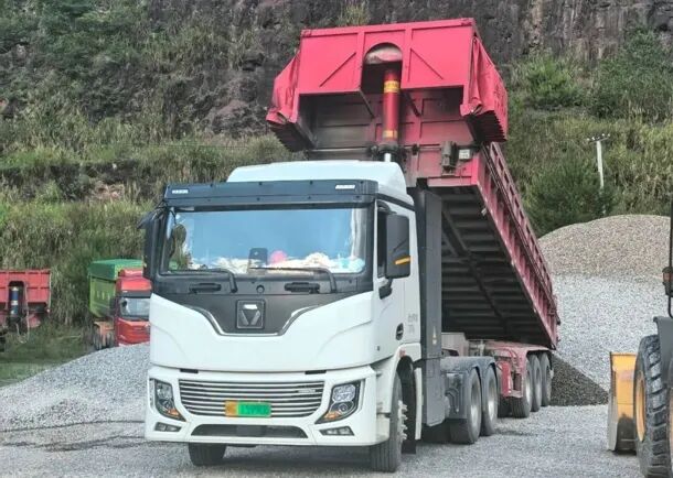 徐工.jpg 徐工.jpg